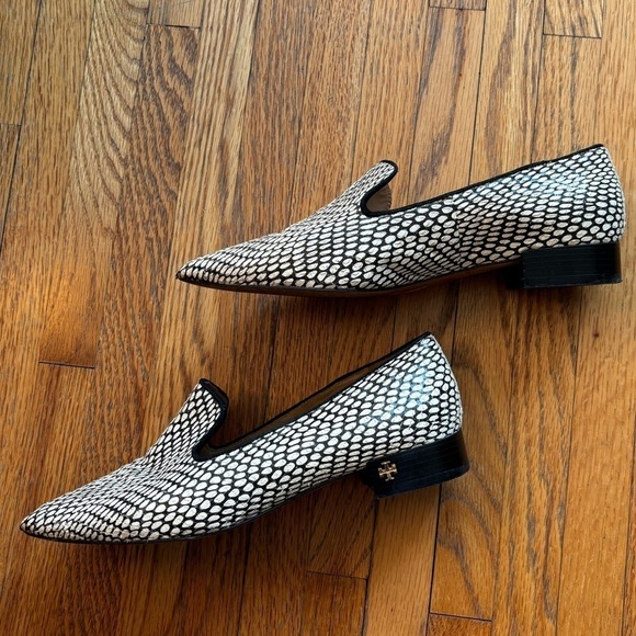 Tory Burch Pascal Pointy Toe Loafer In King Cobra - Picture 4 of 9